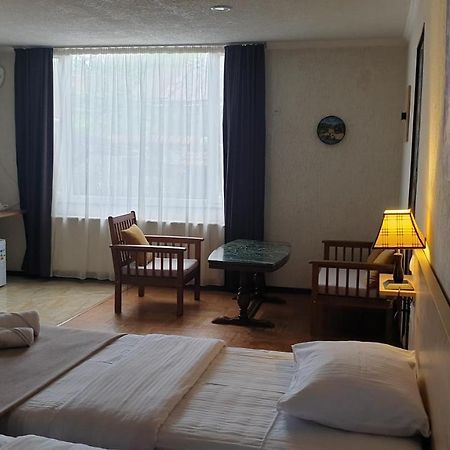 Lea Guest House Tbilisi ภายนอก รูปภาพ