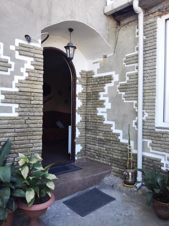 Lea Guest House Tbilisi ภายนอก รูปภาพ