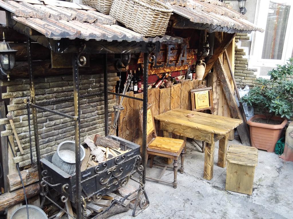 Lea Guest House Tbilisi ภายนอก รูปภาพ