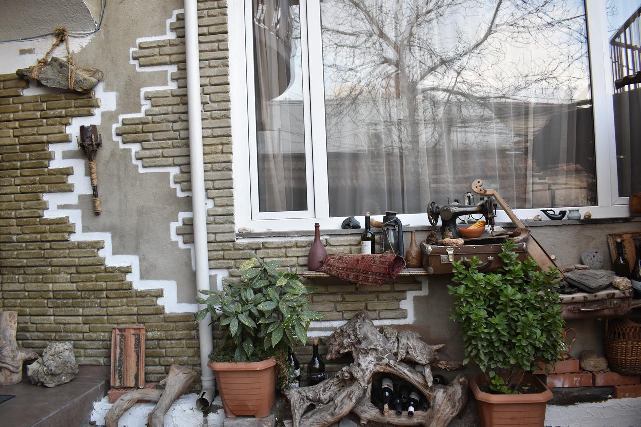 Lea Guest House Tbilisi ภายนอก รูปภาพ