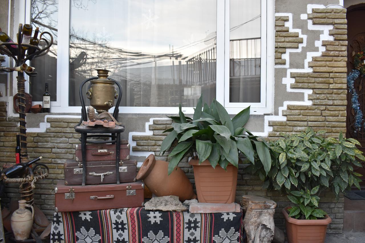 Lea Guest House Tbilisi ภายนอก รูปภาพ